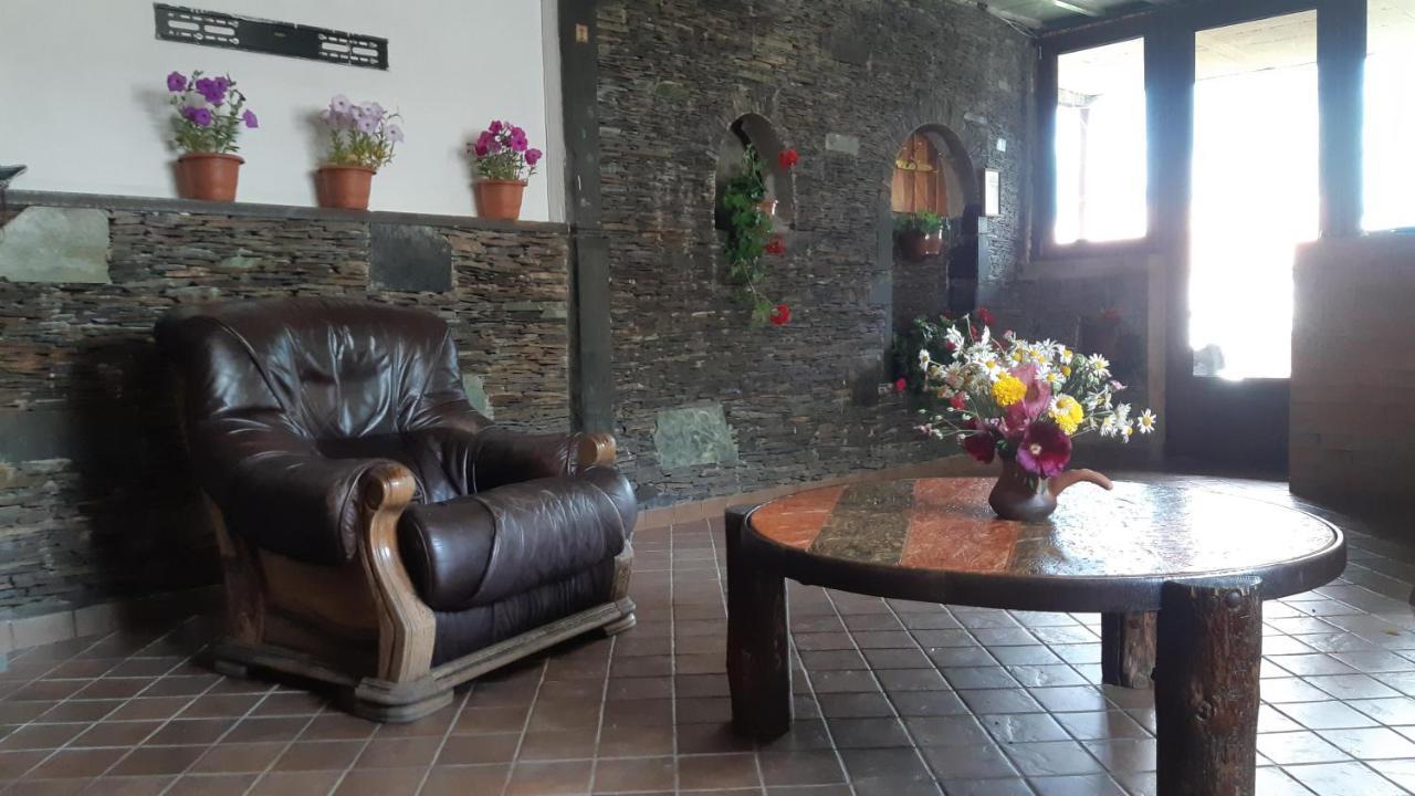 Rocky Island Hotel Kazbegi Kültér fotó